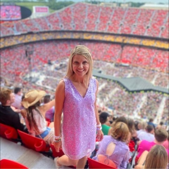 Meet your Posher, Erin - Picture 1 of 1